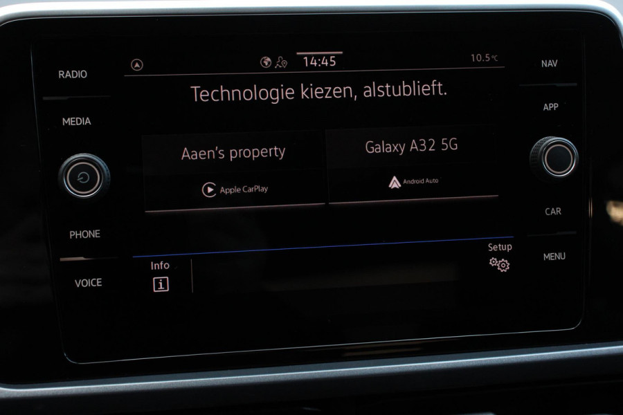 Volkswagen T-Roc 1.5 TSI DSG Style Navigatie Wireless App connect Adaptive Cruise Control Park Assist Camera Parkeersensoren IQ Drive pakket Stoel- en stuurwielverwarming Virtual cockpit Elektrische achterklep Full LED koplampen