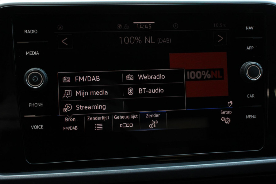 Volkswagen T-Roc 1.5 TSI DSG Style Navigatie Wireless App connect Adaptive Cruise Control Park Assist Camera Parkeersensoren IQ Drive pakket Stoel- en stuurwielverwarming Virtual cockpit Elektrische achterklep Full LED koplampen