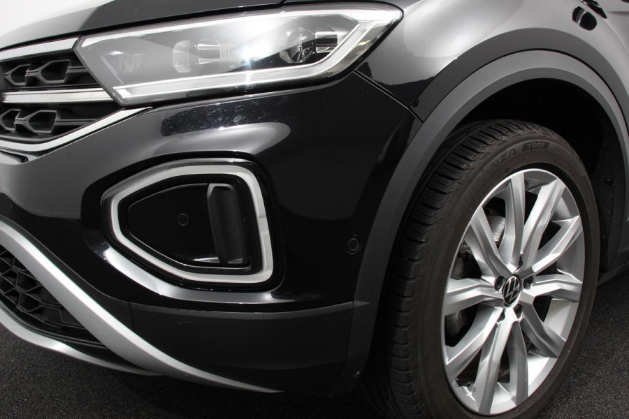 Volkswagen T-Roc 1.5 TSI DSG Style Navigatie Wireless App connect Adaptive Cruise Control Park Assist Camera Parkeersensoren IQ Drive pakket Stoel- en stuurwielverwarming Virtual cockpit Elektrische achterklep Full LED koplampen