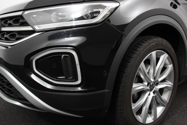Volkswagen T-Roc 1.5 TSI DSG Style Navigatie Wireless App connect Adaptive Cruise Control Park Assist Camera Parkeersensoren IQ Drive pakket Stoel- en stuurwielverwarming Virtual cockpit Elektrische achterklep Full LED koplampen