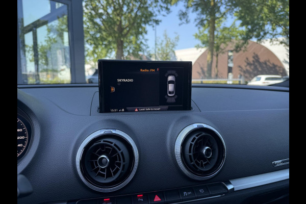 Audi A3 Limousine 35 TFSI CoD Advance Sport S-LINE BINNEN + BUITEN| PANO| STOELVERWARMING| LED| 2E EIGENAAR| ORIGINEEL NEDERLANDS NAP| DIGITAAL DASH| CARPLAY|