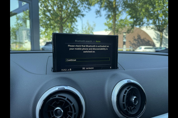 Audi A3 Limousine 35 TFSI CoD Advance Sport S-LINE BINNEN + BUITEN| PANO| STOELVERWARMING| LED| 2E EIGENAAR| ORIGINEEL NEDERLANDS NAP| DIGITAAL DASH| CARPLAY|