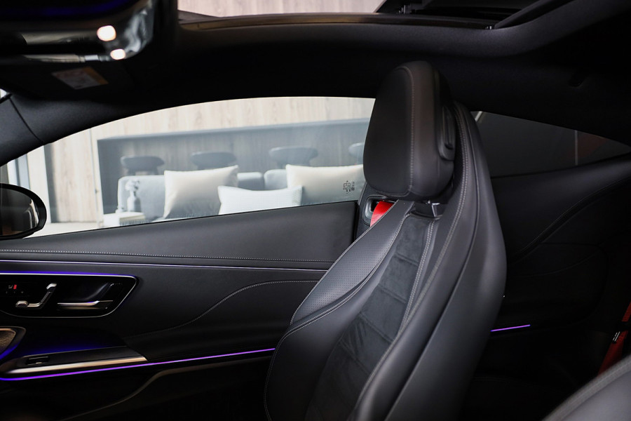 Mercedes-Benz CLE Coupé 300 e AMG 53 Look / Head Up / Burmester / 360 Camera / Acc / Elek Stoelen / Memory / Open Pano / 20 Inch
