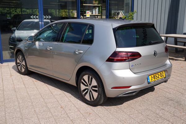 Volkswagen e-Golf E-DITION|Prijs rijklaar incl 12 mnd garantie|Warmtepomp Camera Navi Blindspot Stoelverwarming