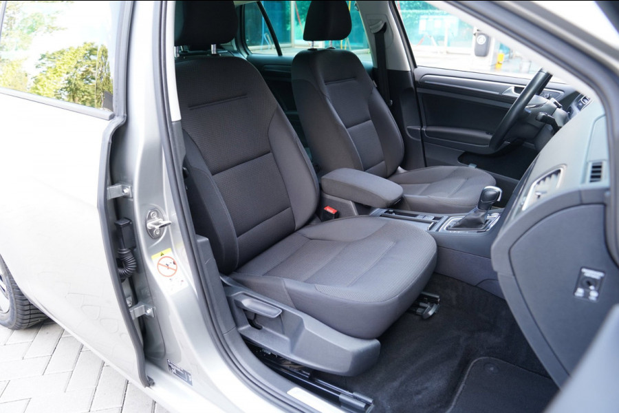 Volkswagen e-Golf E-DITION|Prijs rijklaar incl 12 mnd garantie|Warmtepomp Camera Navi Blindspot Stoelverwarming