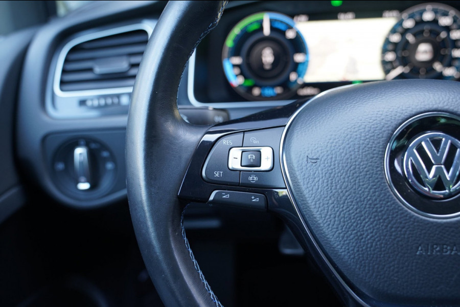 Volkswagen e-Golf E-DITION|Prijs rijklaar incl 12 mnd garantie|Warmtepomp Camera Navi Blindspot Stoelverwarming