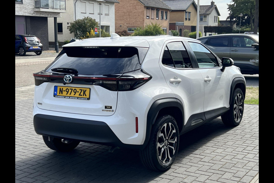 Toyota Yaris Cross 1.5 Hybrid Dynamic | 17 inch, Keyless, Privacy Glass, Smart connect, Apple CarPlay/Android Auto, LED, Parkeercamera