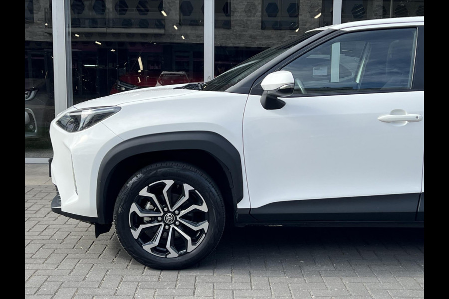 Toyota Yaris Cross 1.5 Hybrid Dynamic | 17 inch, Keyless, Privacy Glass, Smart connect, Apple CarPlay/Android Auto, LED, Parkeercamera
