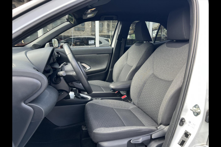 Toyota Yaris Cross 1.5 Hybrid Dynamic | 17 inch, Keyless, Privacy Glass, Smart connect, Apple CarPlay/Android Auto, LED, Parkeercamera
