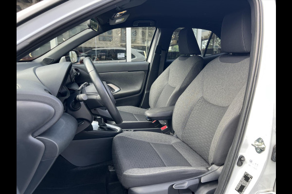 Toyota Yaris Cross 1.5 Hybrid Dynamic | 17 inch, Keyless, Privacy Glass, Smart connect, Apple CarPlay/Android Auto, LED, Parkeercamera