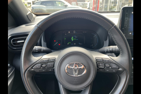 Toyota Yaris Cross 1.5 Hybrid Dynamic | 17 inch, Keyless, Privacy Glass, Smart connect, Apple CarPlay/Android Auto, LED, Parkeercamera
