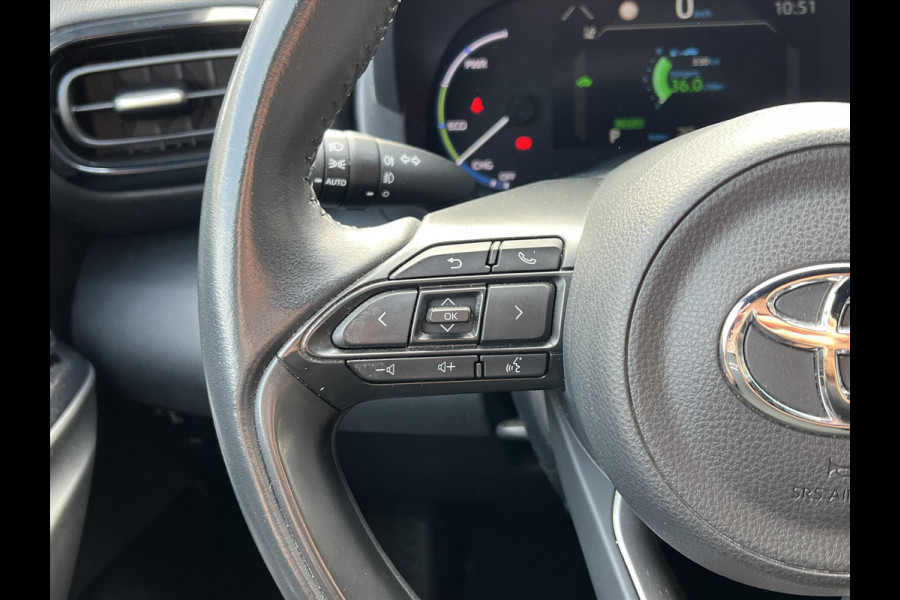 Toyota Yaris Cross 1.5 Hybrid Dynamic | 17 inch, Keyless, Privacy Glass, Smart connect, Apple CarPlay/Android Auto, LED, Parkeercamera