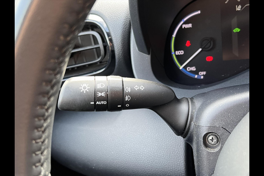 Toyota Yaris Cross 1.5 Hybrid Dynamic | 17 inch, Keyless, Privacy Glass, Smart connect, Apple CarPlay/Android Auto, LED, Parkeercamera