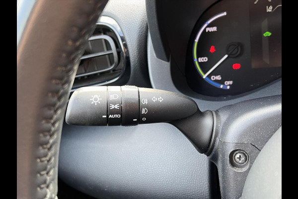 Toyota Yaris Cross 1.5 Hybrid Dynamic | 17 inch, Keyless, Privacy Glass, Smart connect, Apple CarPlay/Android Auto, LED, Parkeercamera