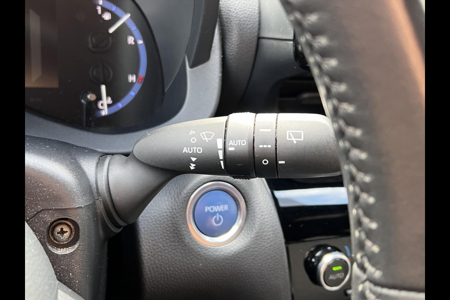 Toyota Yaris Cross 1.5 Hybrid Dynamic | 17 inch, Keyless, Privacy Glass, Smart connect, Apple CarPlay/Android Auto, LED, Parkeercamera