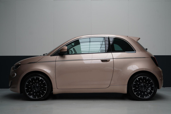 Fiat 500 La Prima 42 kWh | SoH 97,6% | Leder | Lm velgen | Navigatie | Carplay |