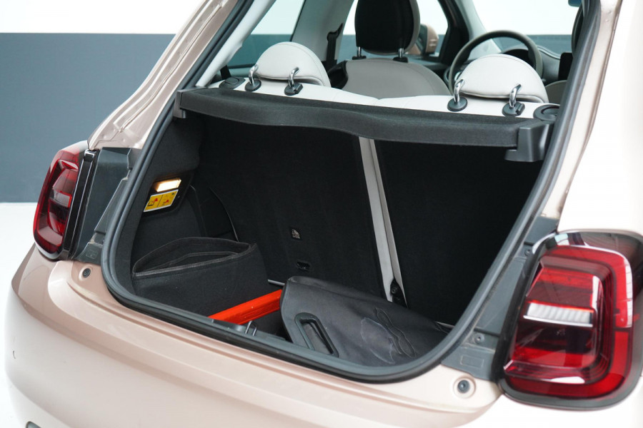 Fiat 500 La Prima 42 kWh | SoH 97,6% | Leder | Lm velgen | Navigatie | Carplay |