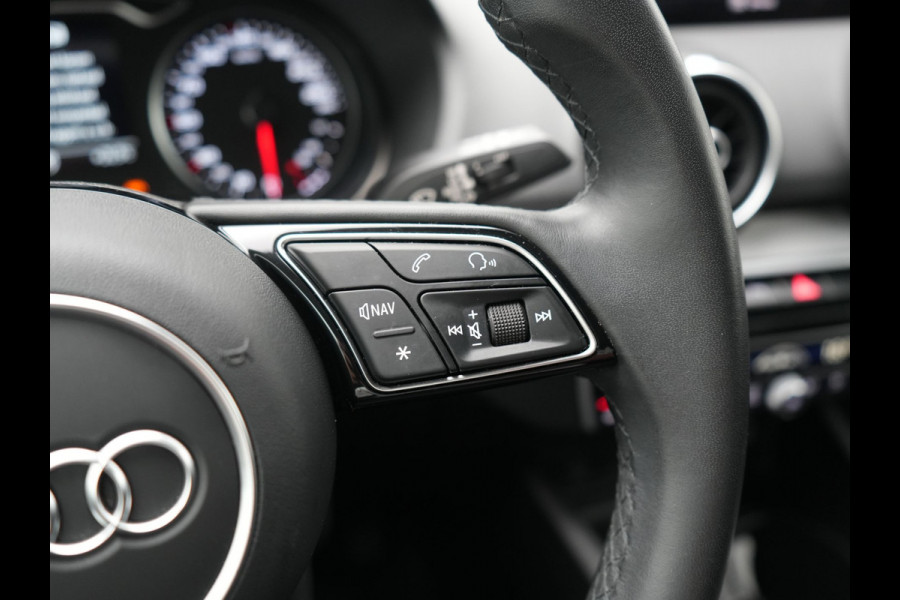 Audi Q2 35 TFSI Advanced edition 150pk AUTOMAAT | Adaptive Cruise | Camera | Matrix LED | Keyless Entry | Voorstoelen Verwarmd | Apple Carplay | DAB | Lane Assist |