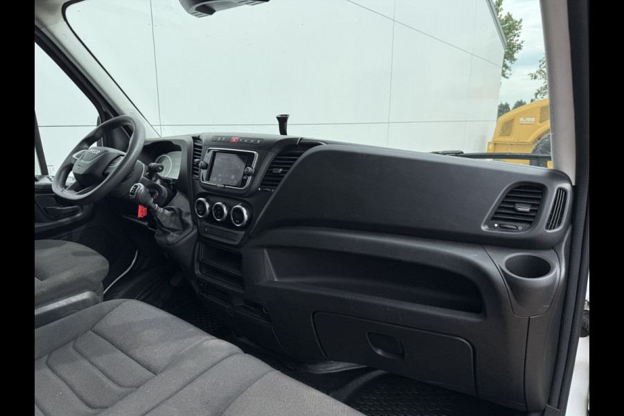 Iveco Daily 35C16 3.0 160PK Bakwagen Laadklep Zijdeur Camera Climate Control Bluetooth Luchtgeveerde stoel Meubelbak Koffer