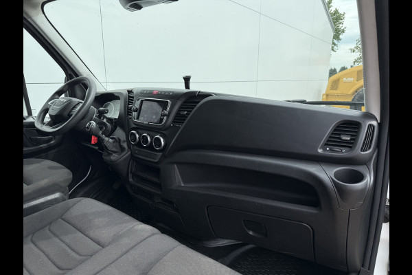 Iveco Daily 35C16 3.0 160PK Bakwagen Laadklep Zijdeur Camera Climate Control Bluetooth Luchtgeveerde stoel Meubelbak Koffer