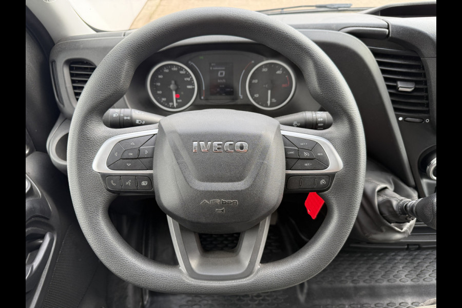 Iveco Daily 35C16 3.0 160PK Bakwagen Laadklep Zijdeur Camera Climate Control Bluetooth Luchtgeveerde stoel Meubelbak Koffer