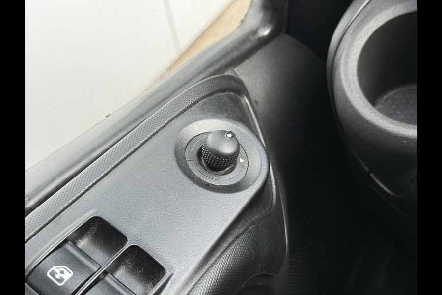 Iveco Daily 35C16 3.0 160PK Bakwagen Laadklep Zijdeur Camera Climate Control Bluetooth Luchtgeveerde stoel Meubelbak Koffer