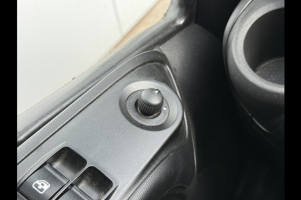 Iveco Daily 35C16 3.0 160PK Bakwagen Laadklep Zijdeur Camera Climate Control Bluetooth Luchtgeveerde stoel Meubelbak Koffer
