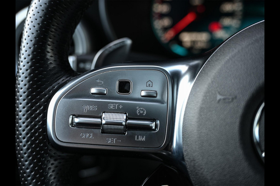Mercedes-Benz GLC Coupé AMG 43 4MATIC Premium Plus | Panoramadak | Burmester | Camera | Stoelverwarming | Carbon Inleg | Luchtvering | Ambiance Interieur | Elektr. Verst. Stoelen |