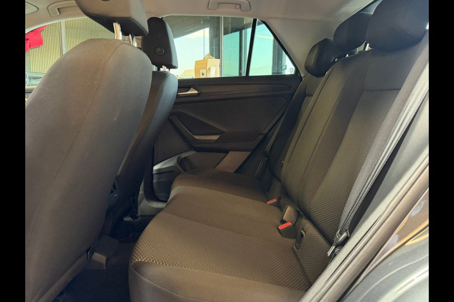 Volkswagen T-Roc 1.5 TSI Sport |AUTOMAAT|ACC|STOELVERWARMING|LANE ASSIST|CARPLAY|PDC|APK|18 INCH|150PK|