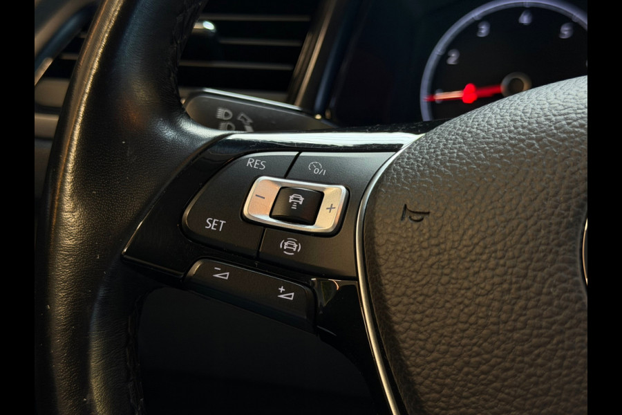 Volkswagen T-Roc 1.5 TSI Sport |AUTOMAAT|ACC|STOELVERWARMING|LANE ASSIST|CARPLAY|PDC|APK|18 INCH|150PK|