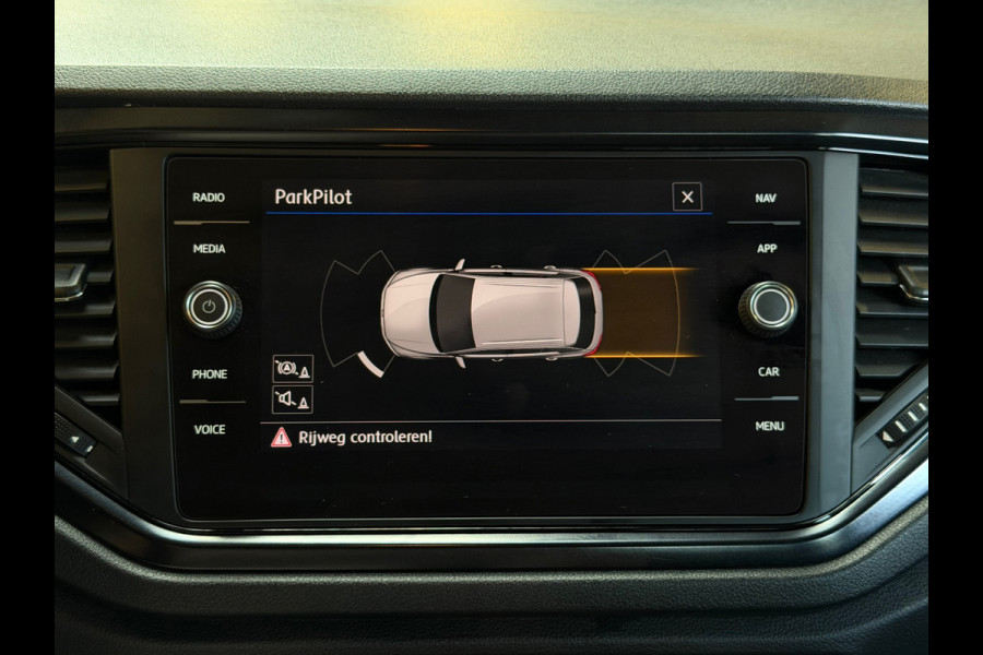 Volkswagen T-Roc 1.5 TSI Sport |AUTOMAAT|ACC|STOELVERWARMING|LANE ASSIST|CARPLAY|PDC|APK|18 INCH|150PK|