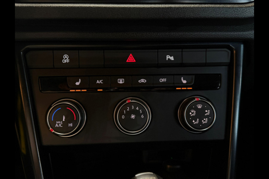 Volkswagen T-Roc 1.5 TSI Sport |AUTOMAAT|ACC|STOELVERWARMING|LANE ASSIST|CARPLAY|PDC|APK|18 INCH|150PK|
