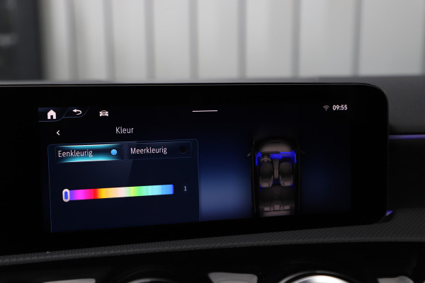 Mercedes-Benz A-Klasse 250e AMG | 218PK | Head-up | Memory | Keyless-go | Sfeerverlichting | Distronic+ | Pano | Multibeam | Standkachel | 2024.