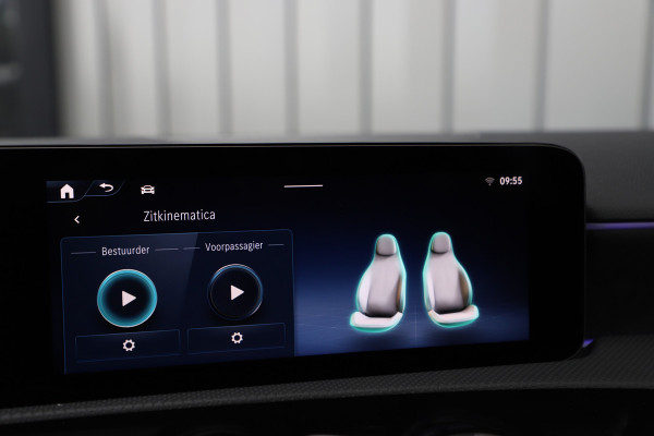 Mercedes-Benz A-Klasse 250e AMG | 218PK | Head-up | Memory | Keyless-go | Sfeerverlichting | Distronic+ | Pano | Multibeam | Standkachel | 2024.