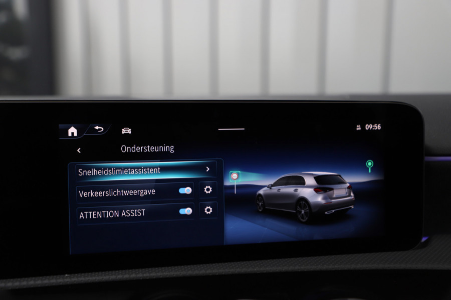 Mercedes-Benz A-Klasse 250e AMG | 218PK | Head-up | Memory | Keyless-go | Sfeerverlichting | Distronic+ | Pano | Multibeam | Standkachel | 2024.