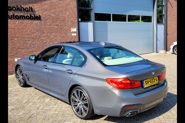 BMW 5 Serie 540i M-sport, Schuifdak, ACC, Trekhaak, VOL! (1e Eig. NL NAP) - Alvit Grau
