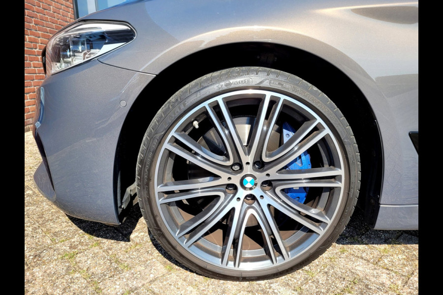 BMW 5 Serie 540i M-sport, Schuifdak, ACC, Trekhaak, VOL! (1e Eig. NL NAP) - Alvit Grau