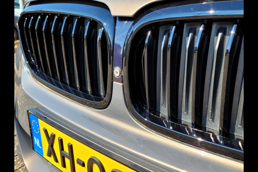 BMW 5 Serie 540i M-sport, Schuifdak, ACC, Trekhaak, VOL! (1e Eig. NL NAP) - Alvit Grau