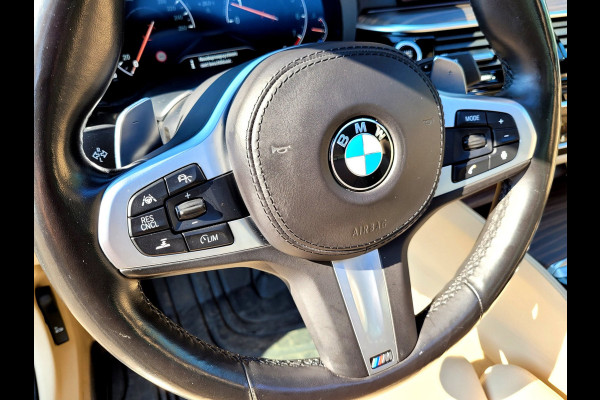 BMW 5 Serie 540i M-sport, Schuifdak, ACC, Trekhaak, VOL! (1e Eig. NL NAP) - Alvit Grau