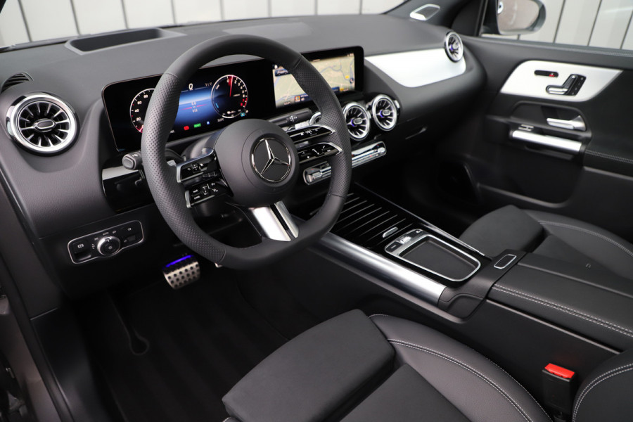 Mercedes-Benz GLA 250e AMG | 218PK | Head-up | Burmester | Keyless-go | Memory | Distronic+ | Pano | Sfeerverlichting | Multibeam | 2026.
