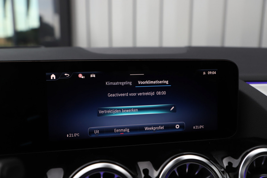 Mercedes-Benz GLA 250e AMG | 218PK | Head-up | Burmester | Keyless-go | Memory | Distronic+ | Pano | Sfeerverlichting | Multibeam | 2026.