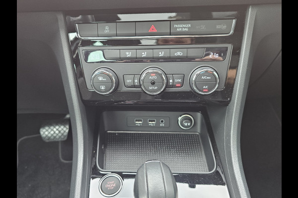 Seat Ateca 1.4 EcoTSI Xcellence | Automaat | Pano | Trekhaak | App-connect | Camera | PDC | LED | All-seasons |