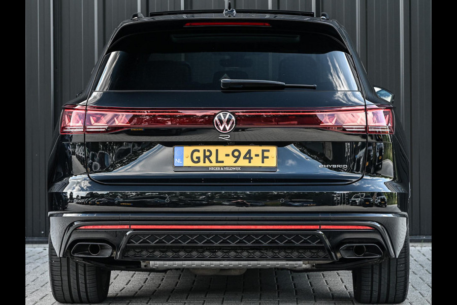 Volkswagen Touareg 3.0 TSi eHybrid 4MOTION R | 462PK | Panoramadak | Night Vision | Massage + Ventilatie | HUD | Dynaudio | Luchtvering | Adaptive Cruise | Ambiance Interieur | Keyless Entry | Stoelverwarming V+A | Stuurverwarming |