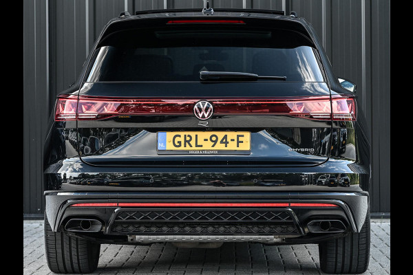 Volkswagen Touareg 3.0 TSi eHybrid 4MOTION R | 462PK | Panoramadak | Night Vision | Massage + Ventilatie | HUD | Dynaudio | Luchtvering | Adaptive Cruise | Ambiance Interieur | Keyless Entry | Stoelverwarming V+A | Stuurverwarming |