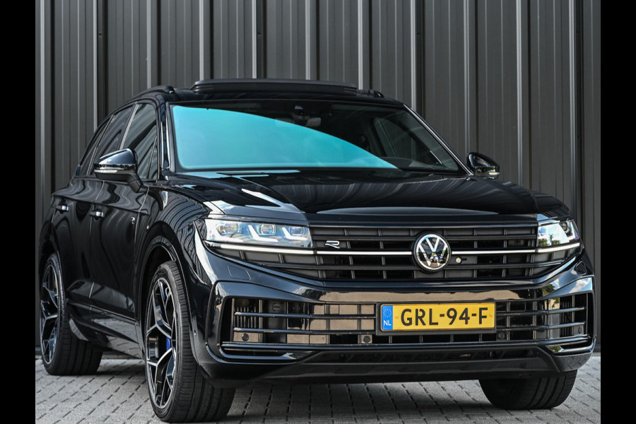 Volkswagen Touareg 3.0 TSi eHybrid 4MOTION R | 462PK | Panoramadak | Night Vision | Massage + Ventilatie | HUD | Dynaudio | Luchtvering | Adaptive Cruise | Ambiance Interieur | Keyless Entry | Stoelverwarming V+A | Stuurverwarming |