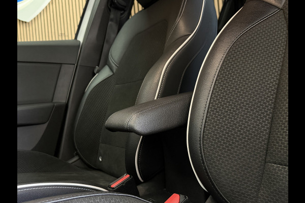 Renault Clio 1.3 TCe 130pk Edition One | Groot navi | Stoel&Stuurverwarming | Dodehoek | Bose | Carplay | Camera 100% onderhouden!