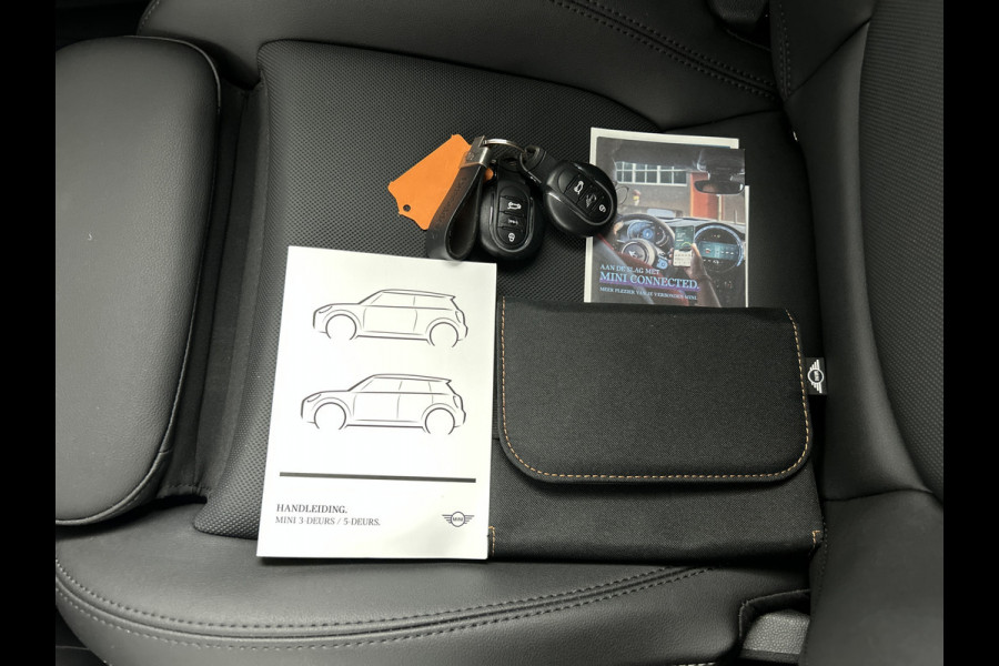 MINI 5-deurs 1.5 Aut. Cooper Camden Black-Ed. Leder/Sportstoelen/Digi.Dashboard