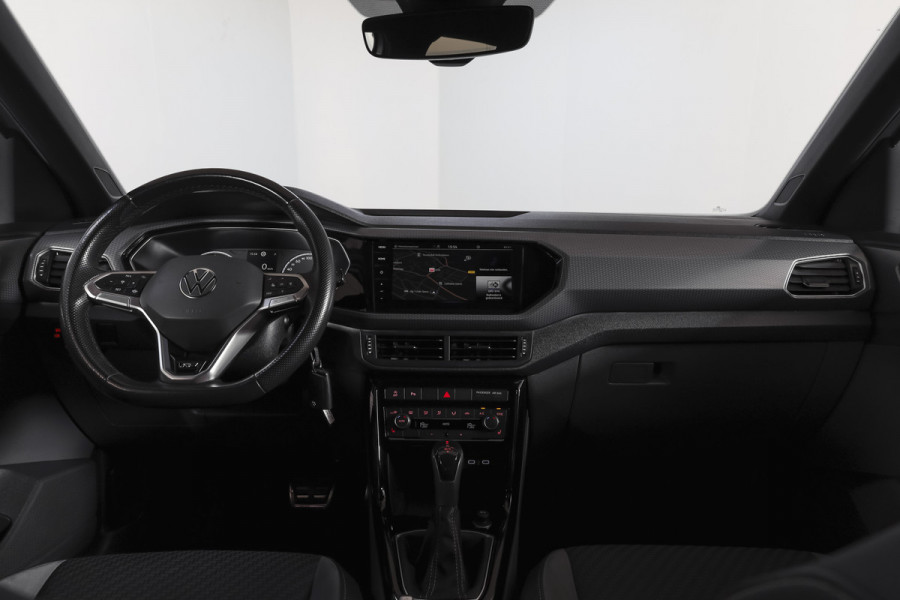 Volkswagen T-Cross 1.5 TSI Style Business R 150 PK | Adapt. Cruise | Stoelverw. | PDC | Camera | NAV + App. Connect | ECC | Trekhaak | LM 18" |