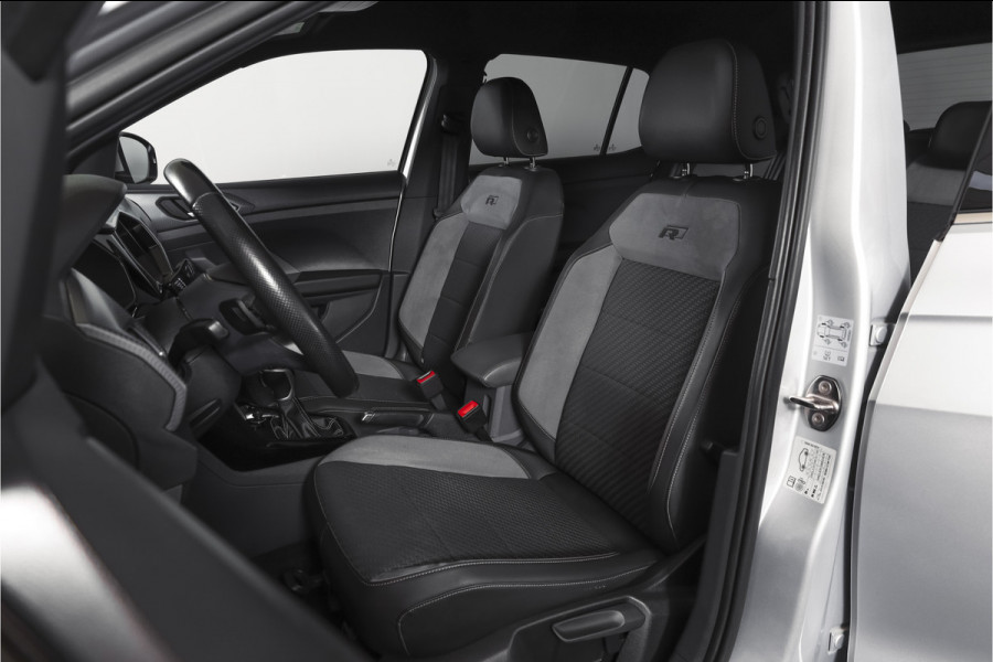 Volkswagen T-Cross 1.5 TSI Style Business R 150 PK | Adapt. Cruise | Stoelverw. | PDC | Camera | NAV + App. Connect | ECC | Trekhaak | LM 18" |