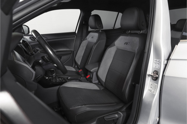 Volkswagen T-Cross 1.5 TSI Style Business R 150 PK | Adapt. Cruise | Stoelverw. | PDC | Camera | NAV + App. Connect | ECC | Trekhaak | LM 18" |